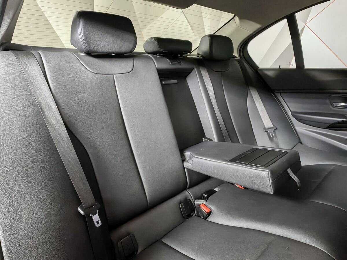 BMW 3 серии 2018 года с пробегом. Фото: #12