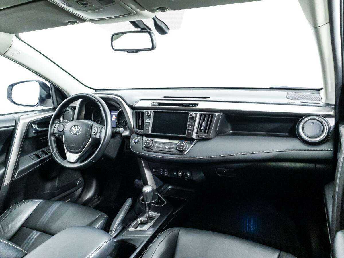 Toyota RAV4 2018 года с пробегом. Фото: #8