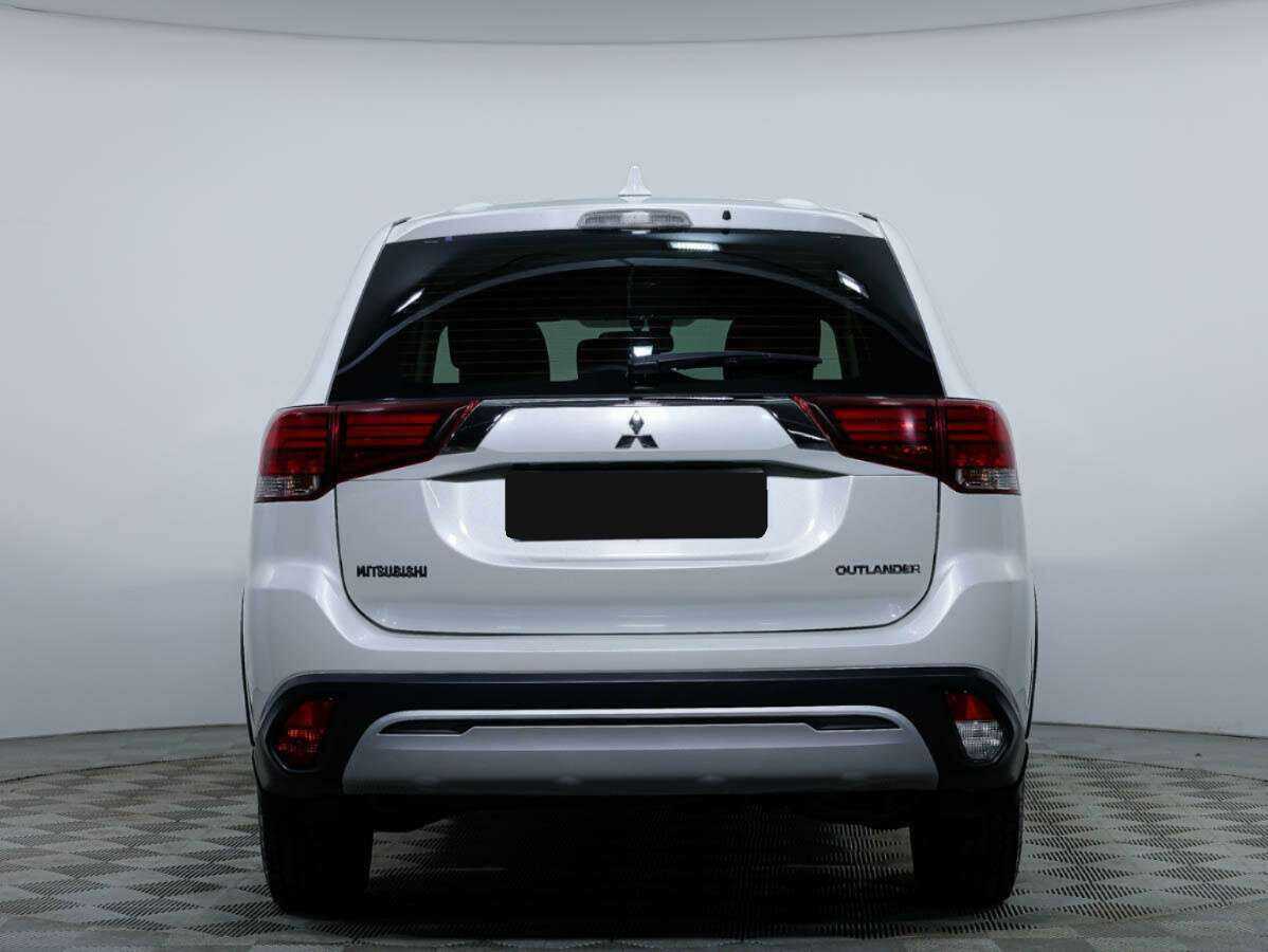 Mitsubishi Outlander 2018 года с пробегом. Фото: #5