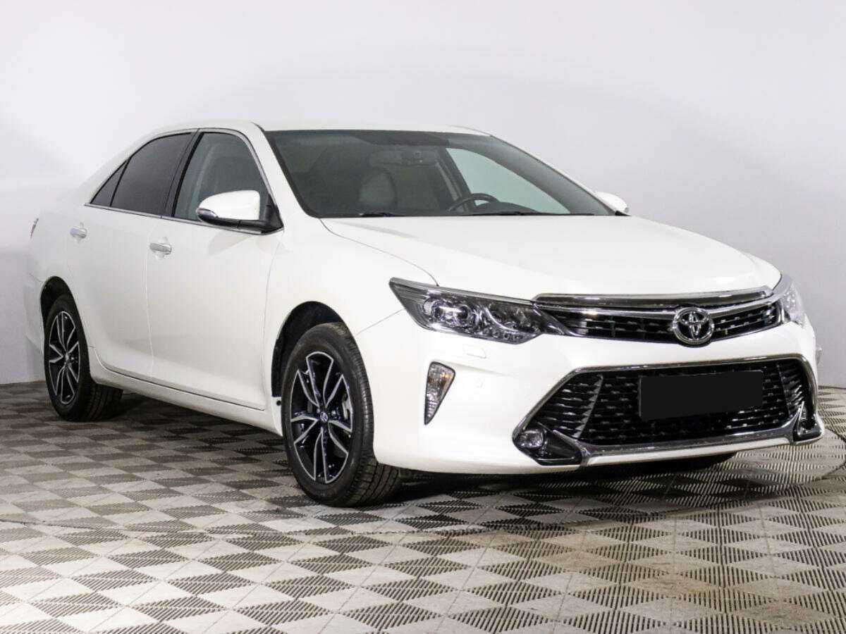 Toyota Camry 2017 года с пробегом. Фото: #2