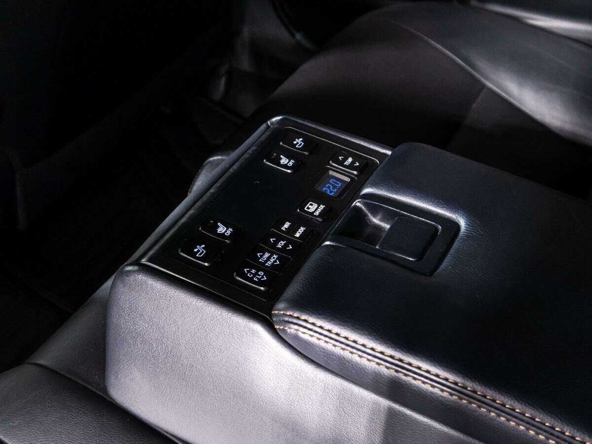 Toyota Camry 2017 года с пробегом. Фото: #18