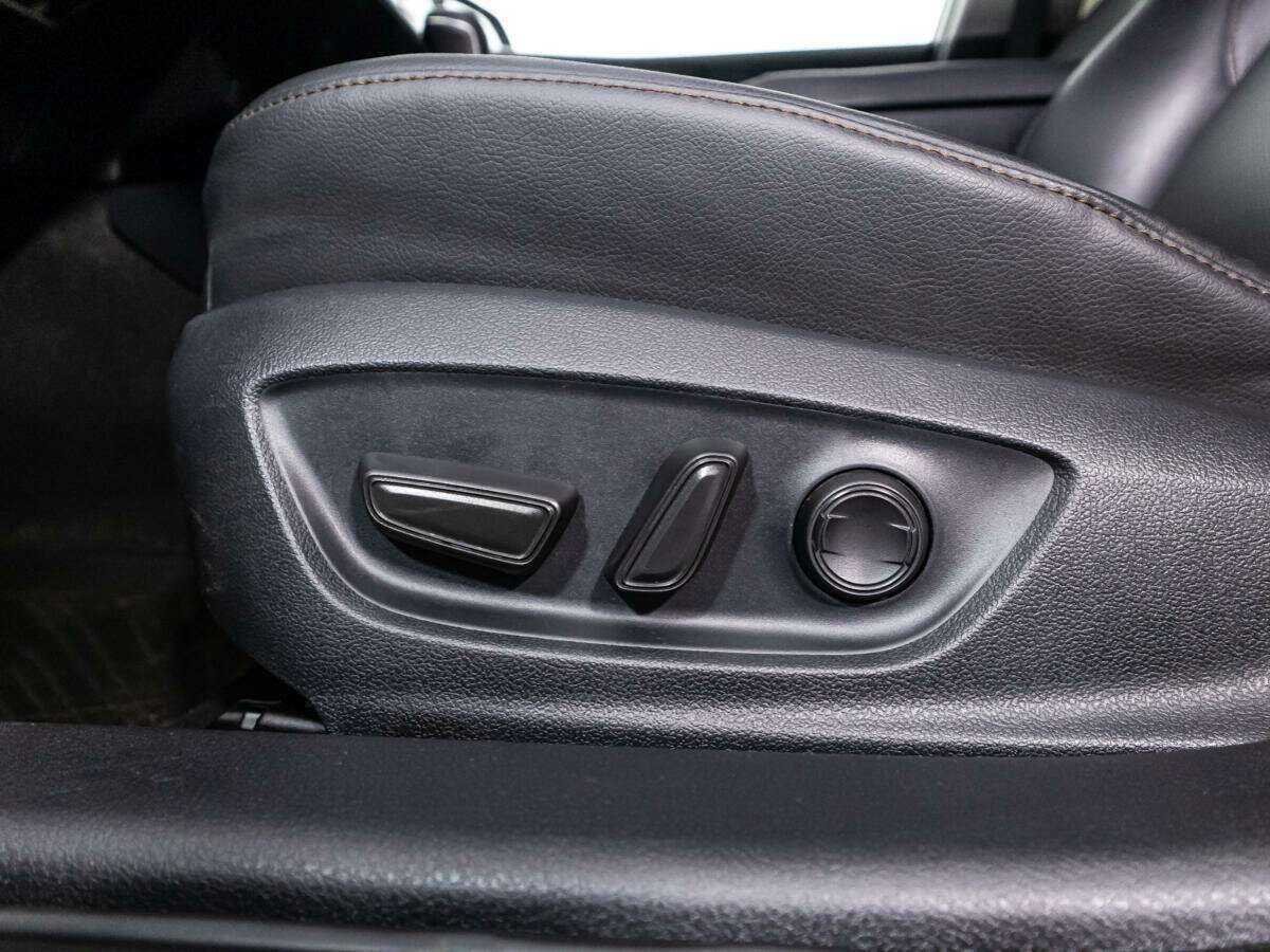 Toyota Camry 2019 года с пробегом. Фото: #14