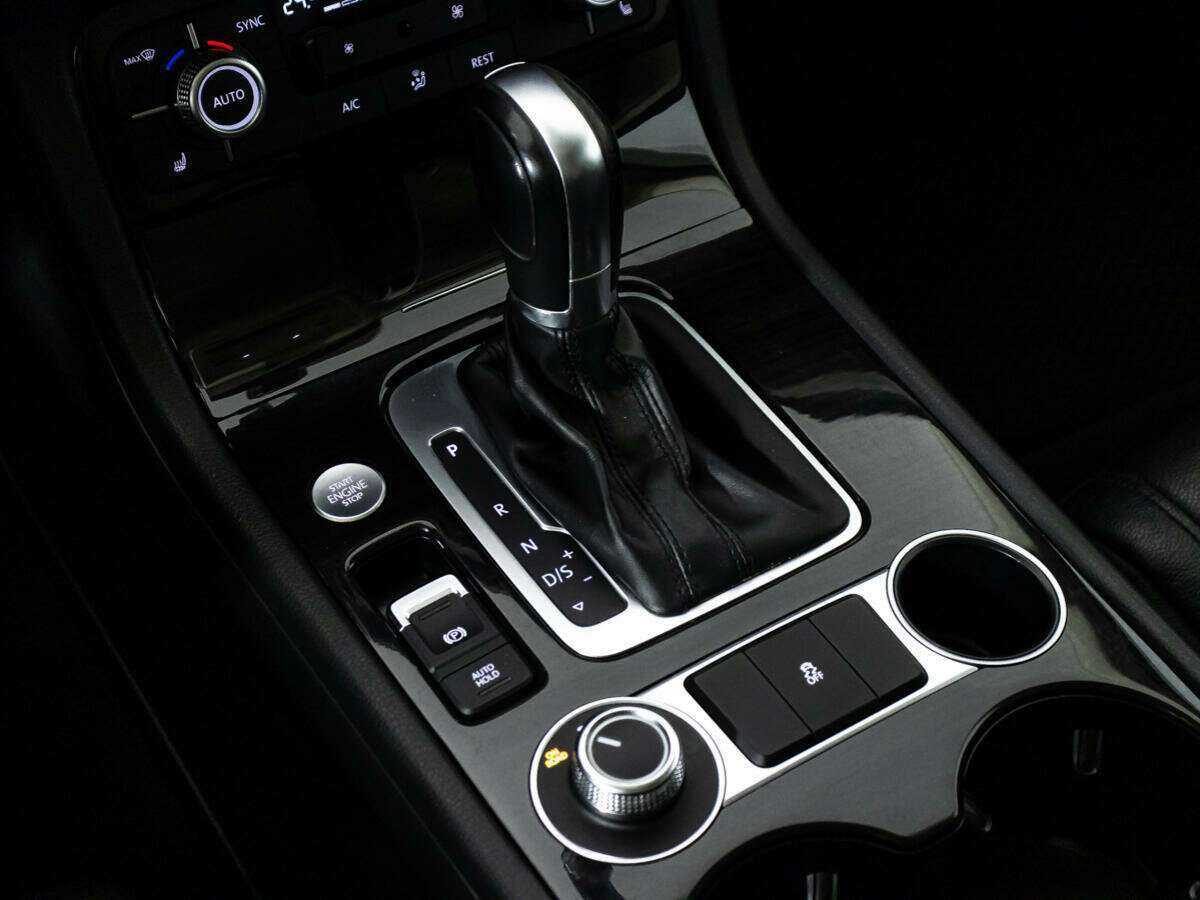 Volkswagen Touareg 2015 года с пробегом. Фото: #17