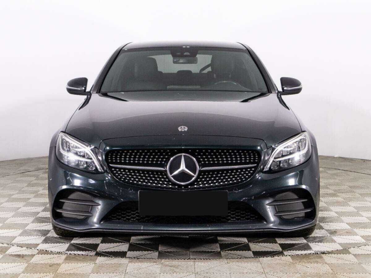 Mercedes-Benz C-Класс 2018 года с пробегом. Фото: #1
