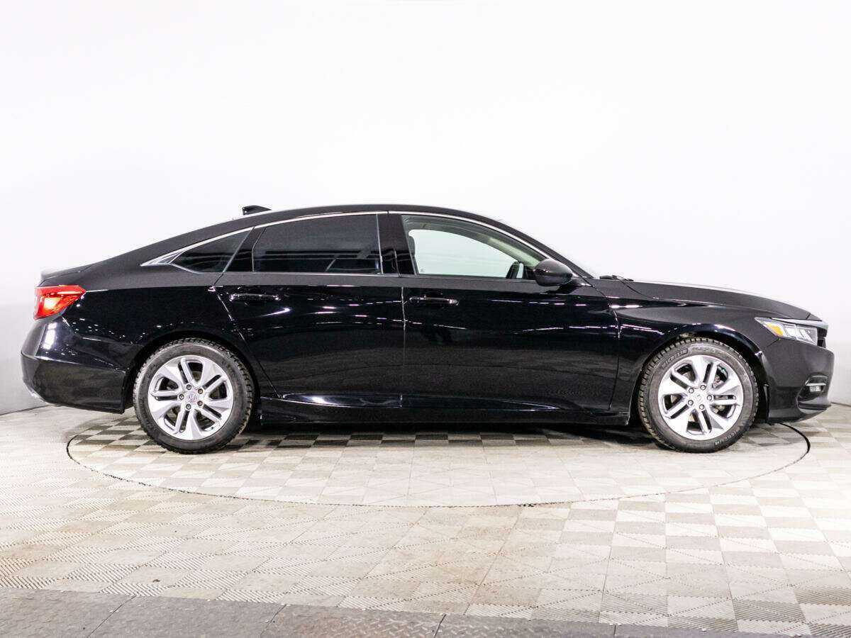Honda Accord 2018 года с пробегом. Фото: #3