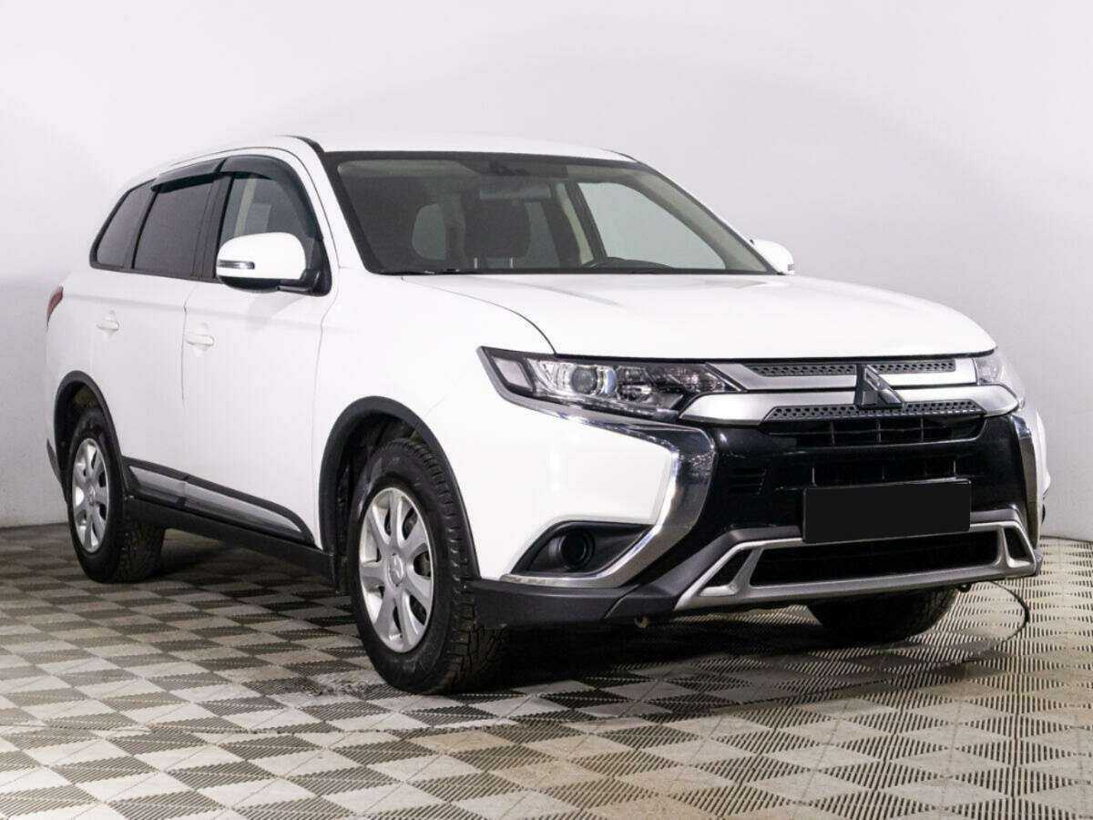 Mitsubishi Outlander 2019 года с пробегом. Фото: #2