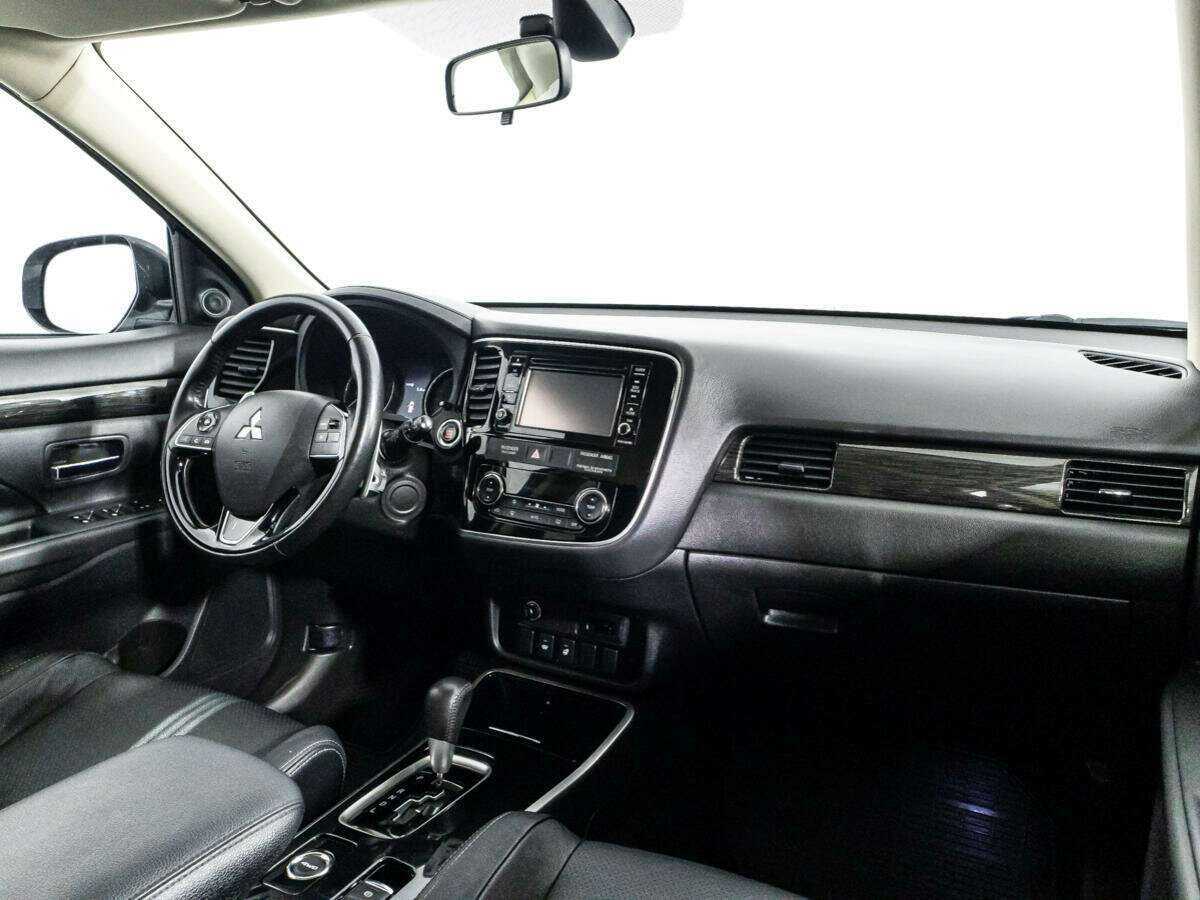 Mitsubishi Outlander 2017 года с пробегом. Фото: #8