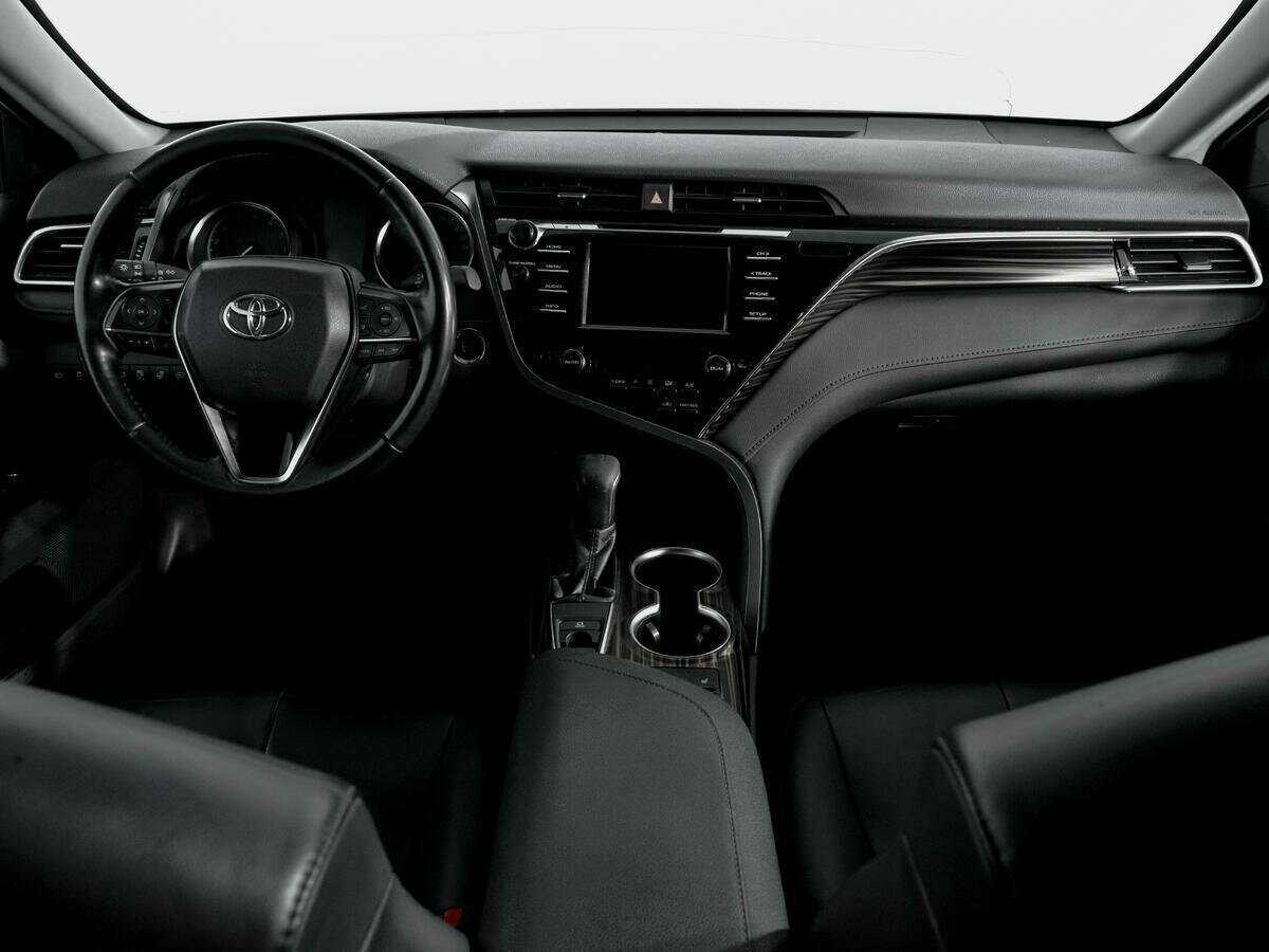 Toyota Camry 2019 года с пробегом. Фото: #11