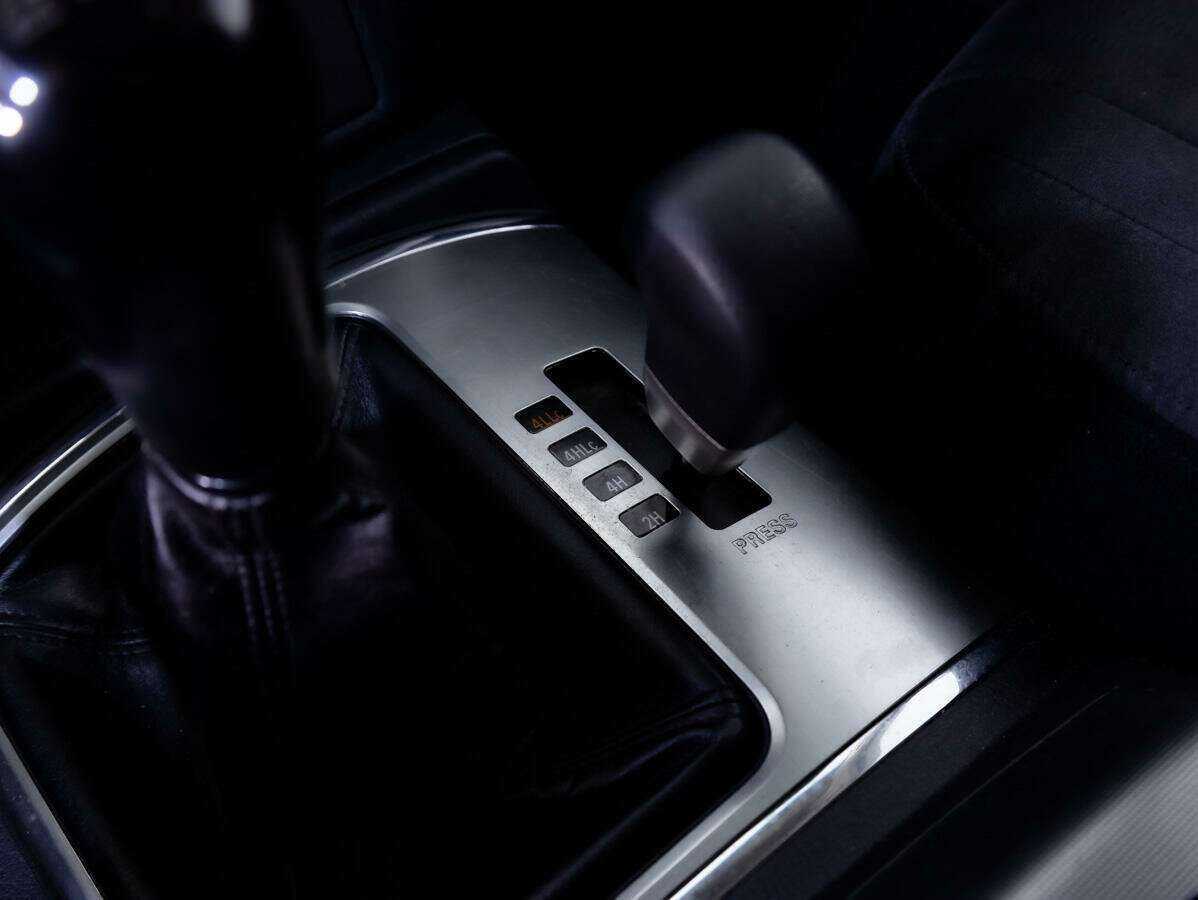 Mitsubishi Pajero 2013 года с пробегом. Фото: #13