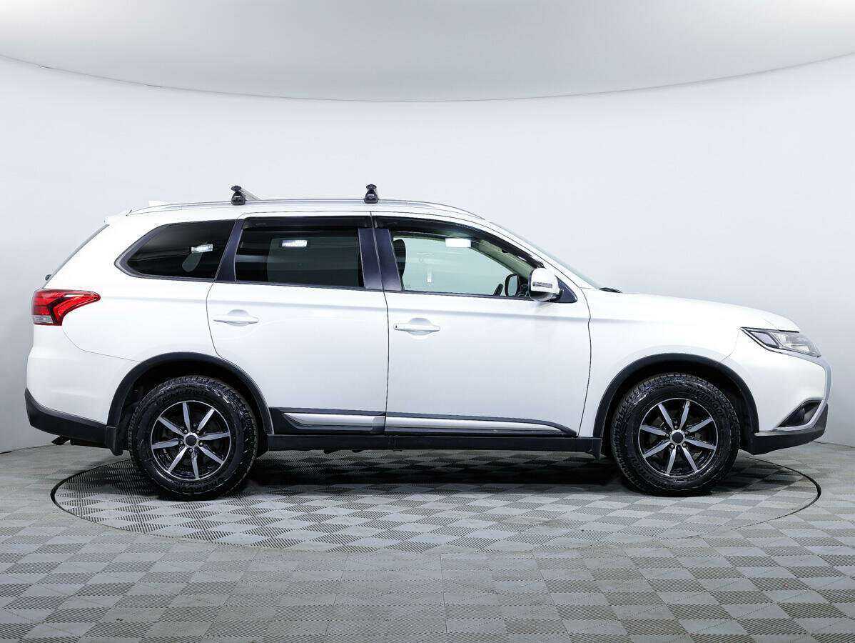 Mitsubishi Outlander 2018 года с пробегом. Фото: #3
