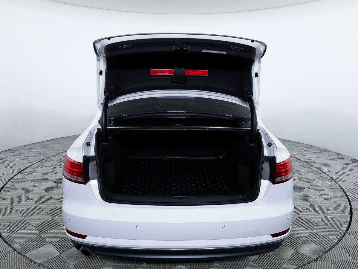 Audi A4 2015 года с пробегом. Фото: #5