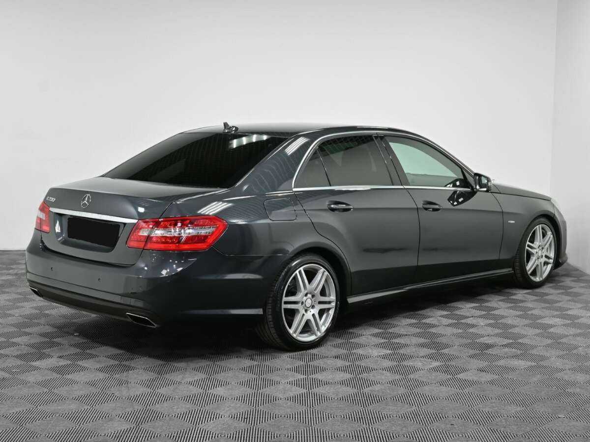 Mercedes-Benz E-Класс 2012 года с пробегом. Фото: #1