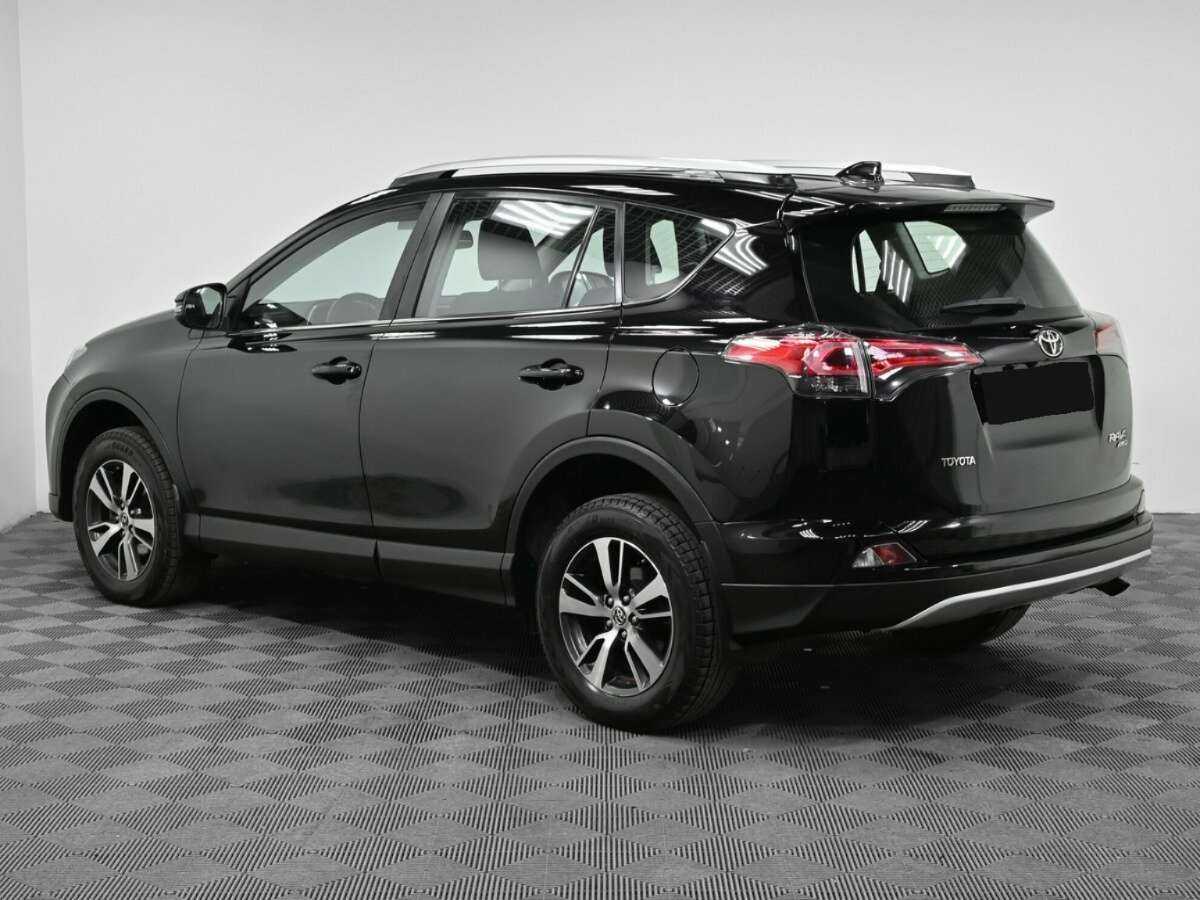 Toyota RAV4 2018 года с пробегом. Фото: #3