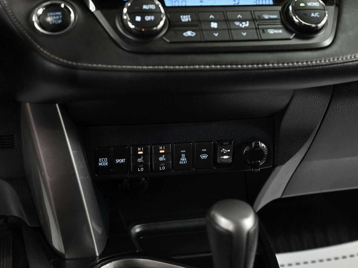 Toyota RAV4 2018 года с пробегом. Фото: #12