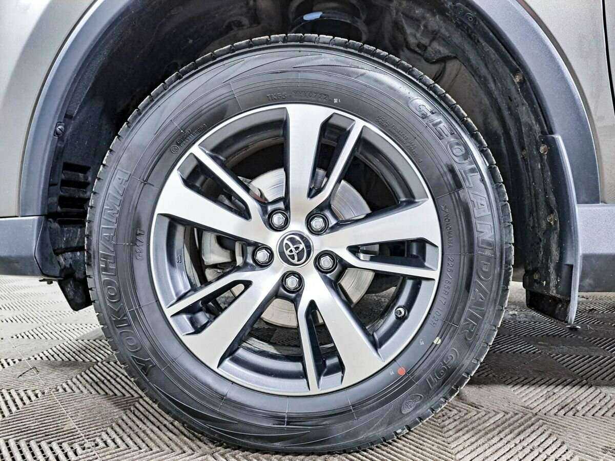 Toyota RAV4 2019 года с пробегом. Фото: #16