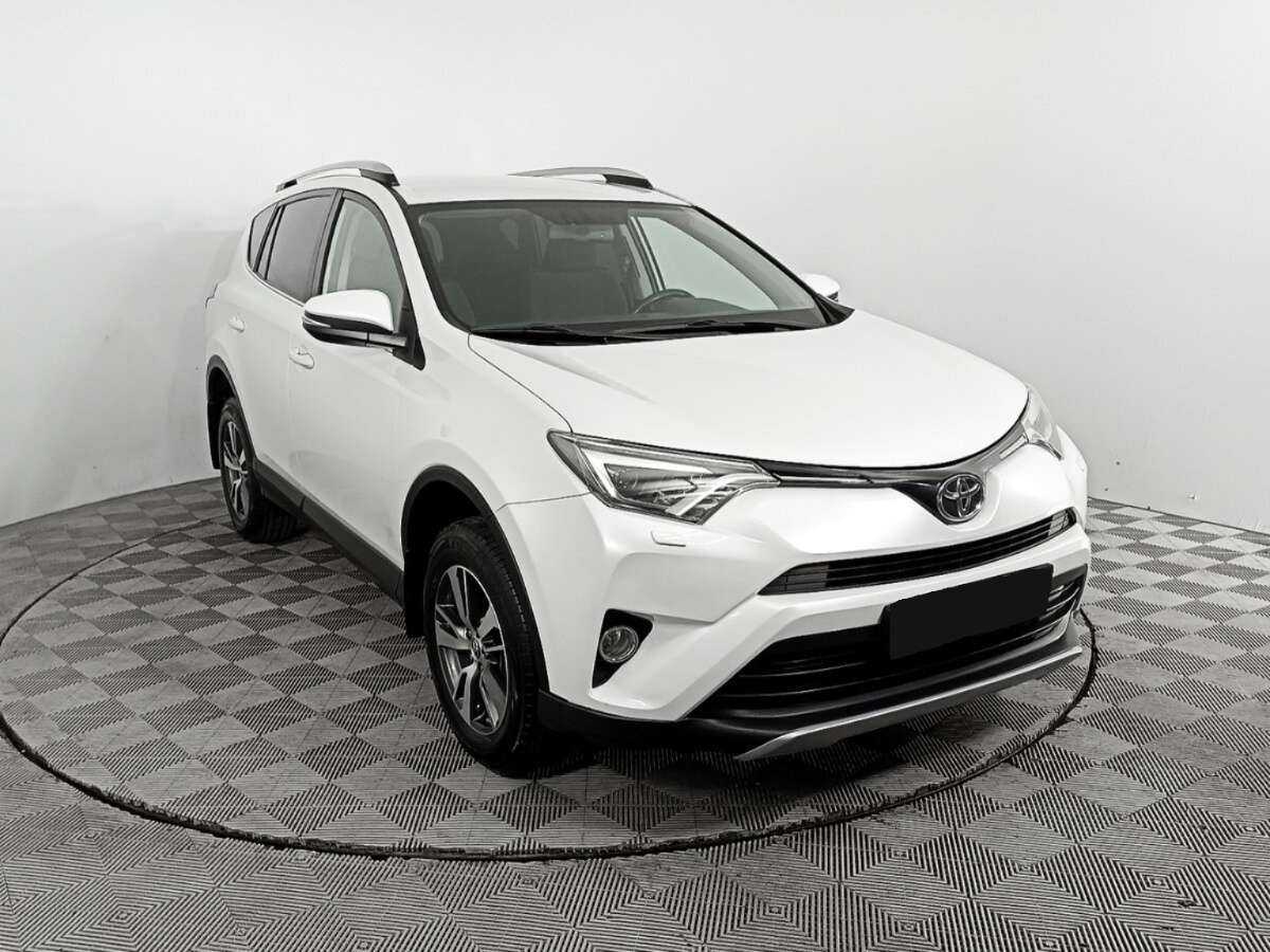 Toyota RAV4 2019 года с пробегом. Фото: #2