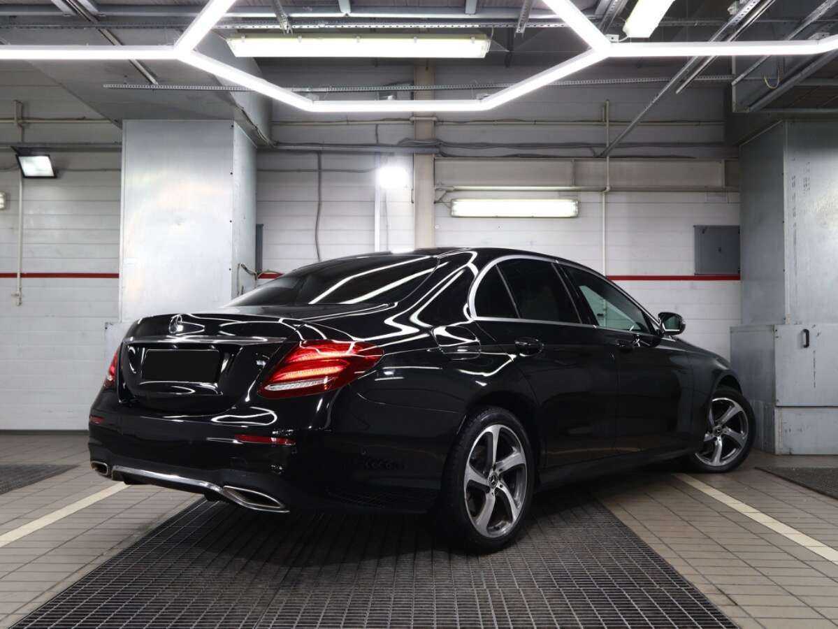 Mercedes-Benz E-Класс 2018 года с пробегом. Фото: #3