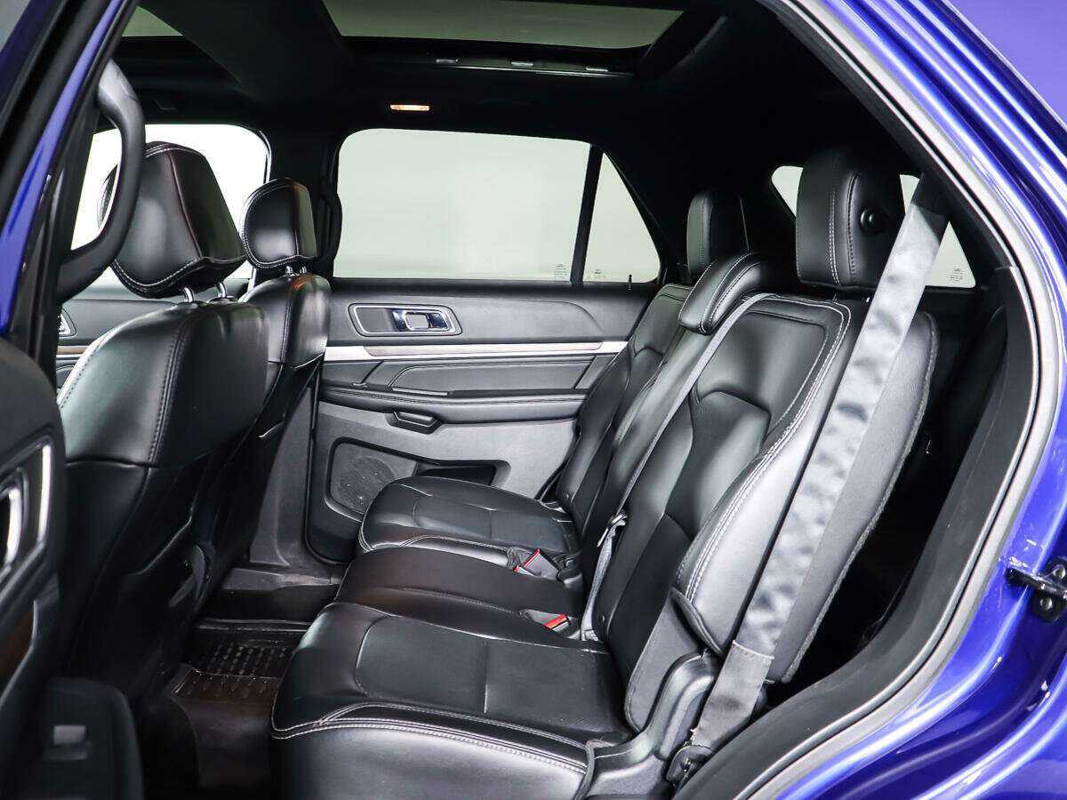 Ford Explorer 2017 года с пробегом. Фото: #10