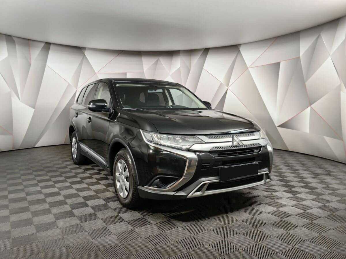 Mitsubishi Outlander 2018 года с пробегом. Фото: #2
