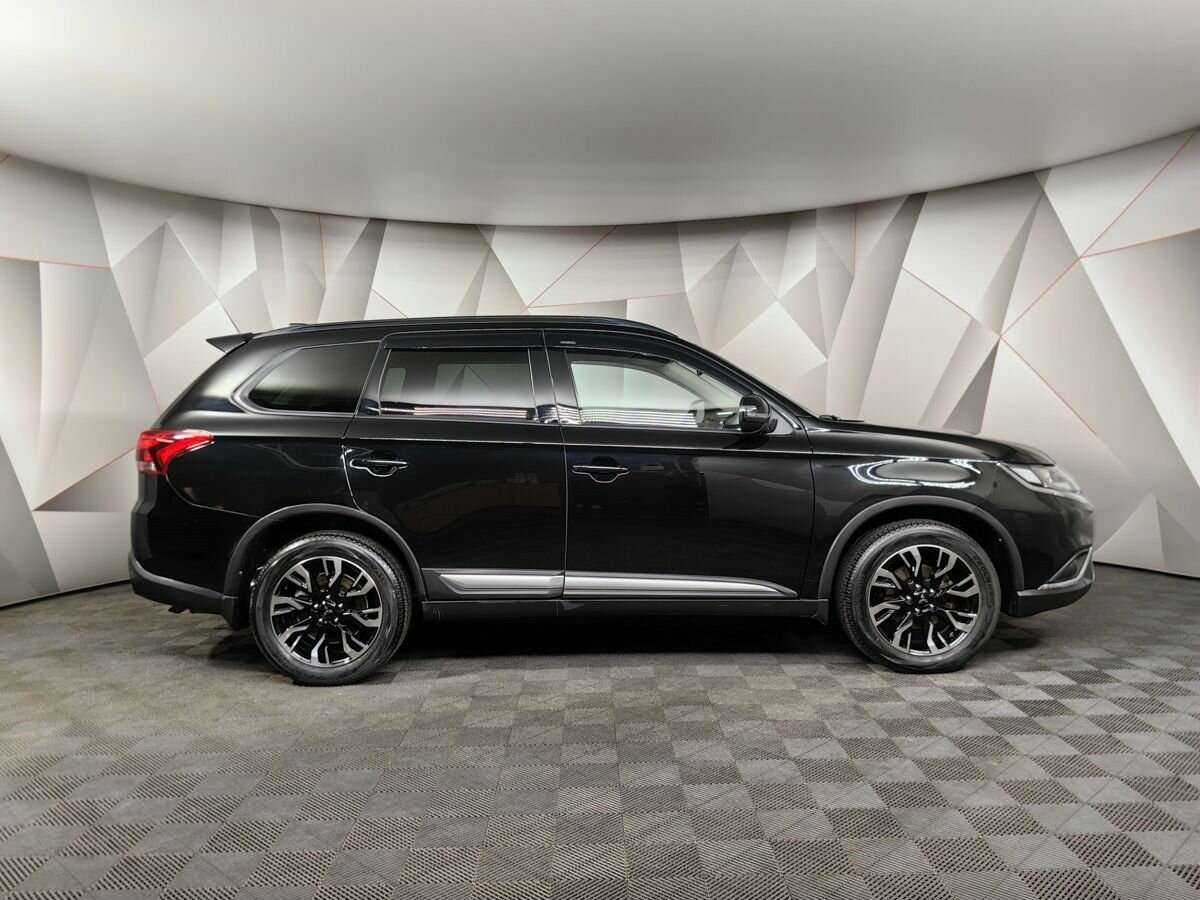 Mitsubishi Outlander 2022 года с пробегом. Фото: #5