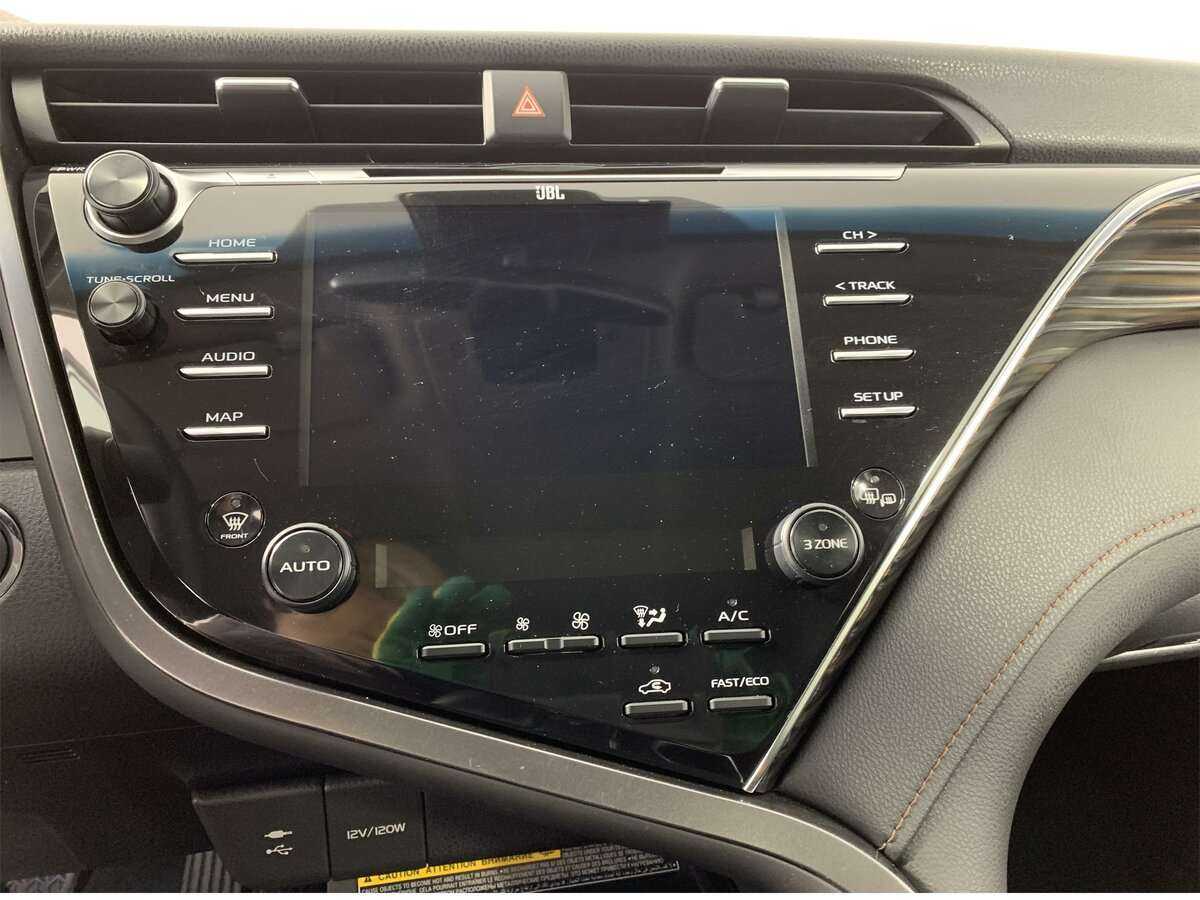 Toyota Camry 2021 года с пробегом. Фото: #12