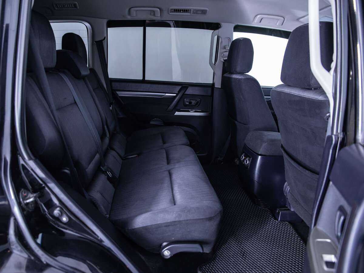 Mitsubishi Pajero 2012 года с пробегом. Фото: #5