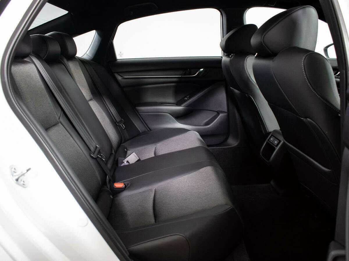 Honda Accord 2022 года с пробегом. Фото: #7