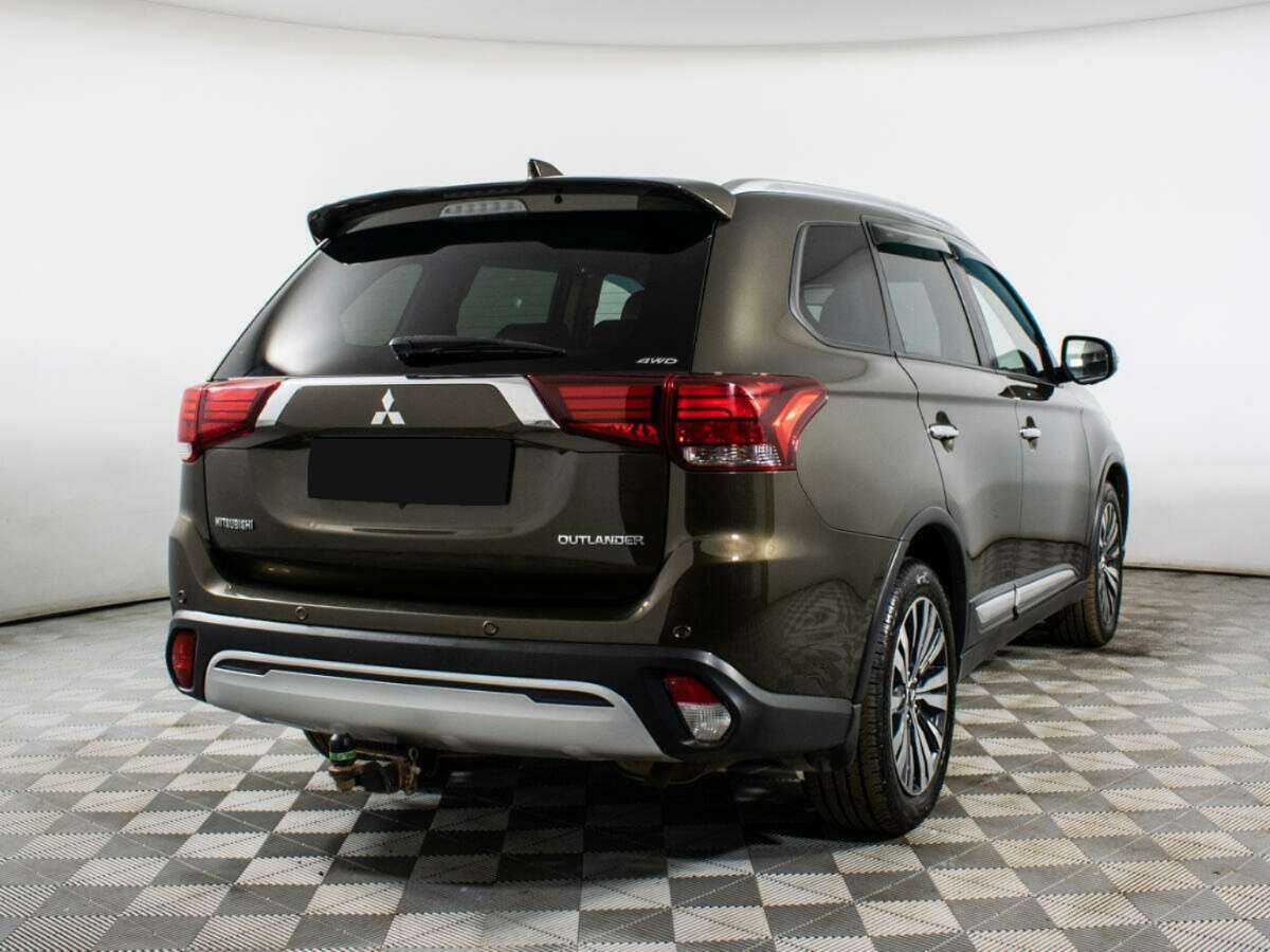 Mitsubishi Outlander 2018 года с пробегом. Фото: #1