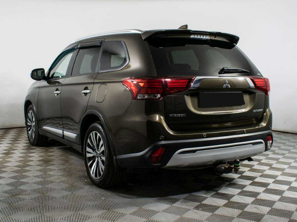 Mitsubishi Outlander 2018 года с пробегом. Фото: #3