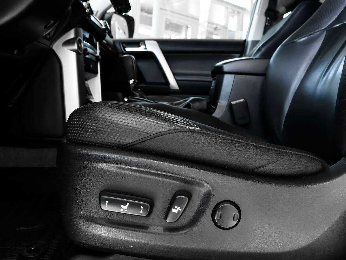 Toyota Land Cruiser Prado 2012 года с пробегом. Фото: #9