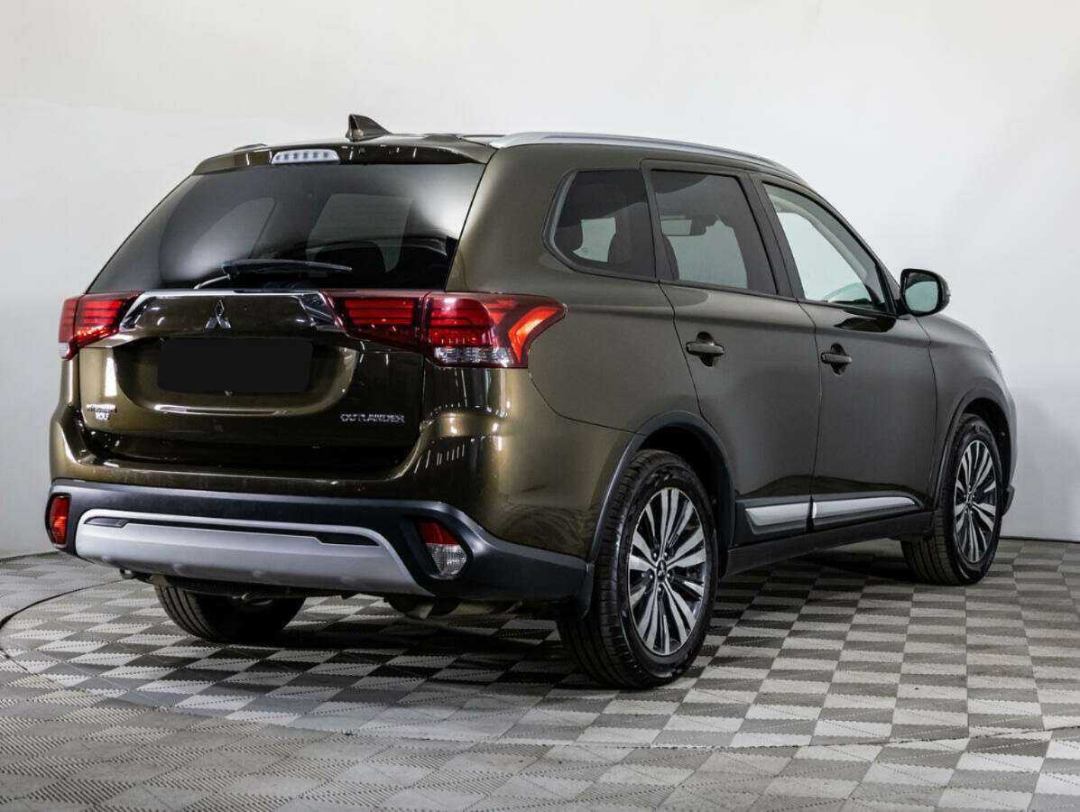 Mitsubishi Outlander 2019 года с пробегом. Фото: #3