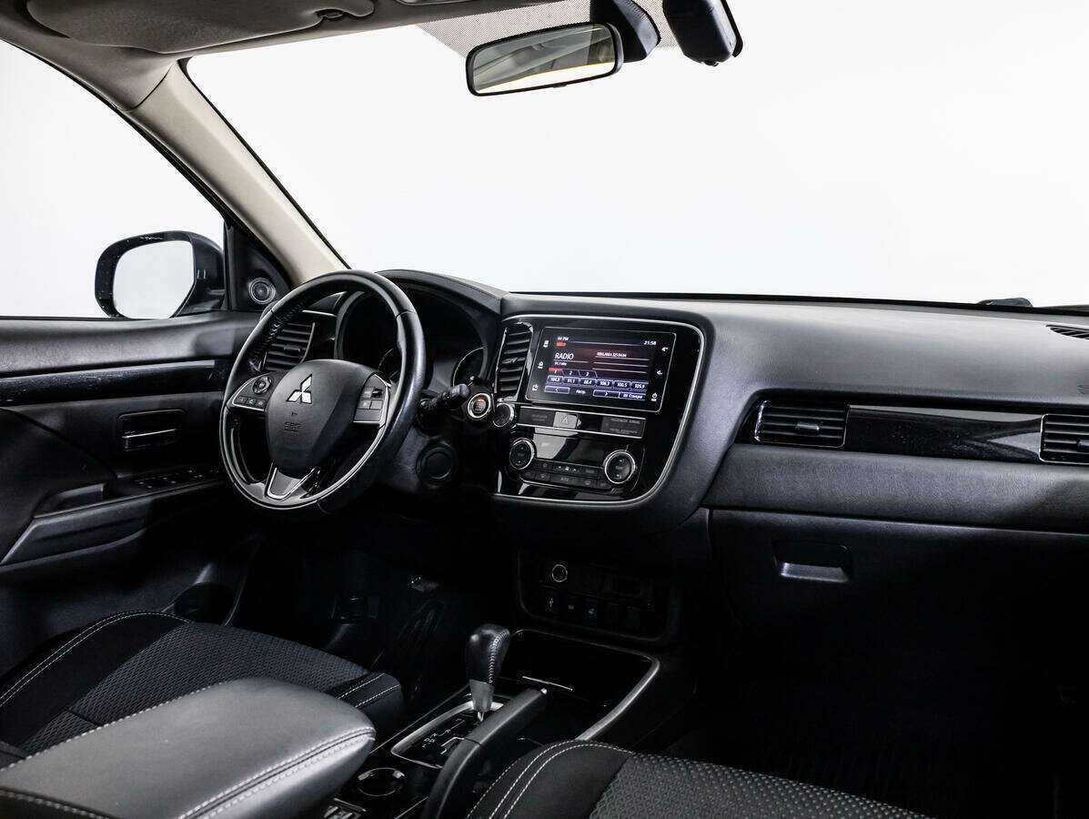 Mitsubishi Outlander 2019 года с пробегом. Фото: #6