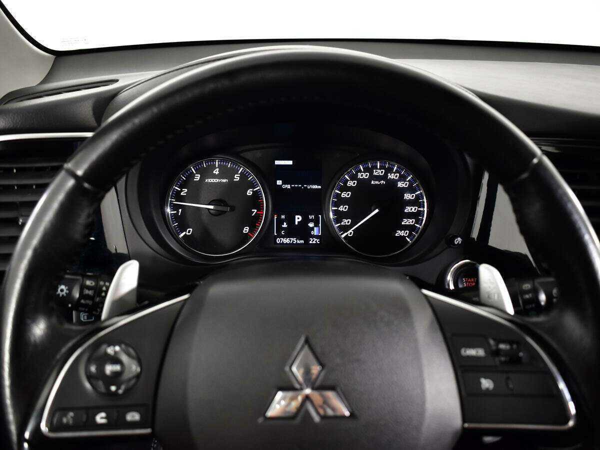 Mitsubishi Outlander 2016 года с пробегом. Фото: #10