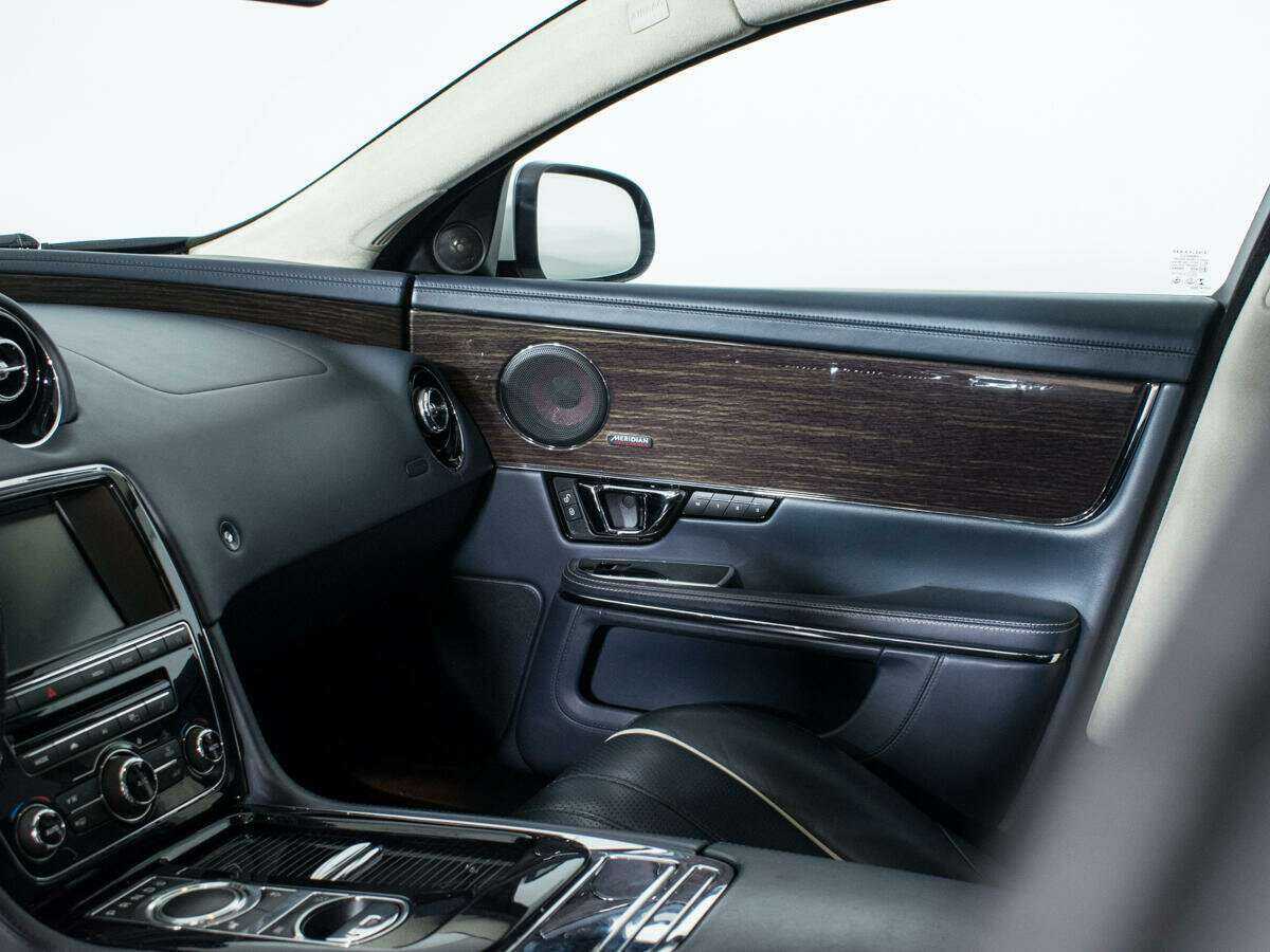 Jaguar XJ 2014 года с пробегом. Фото: #16