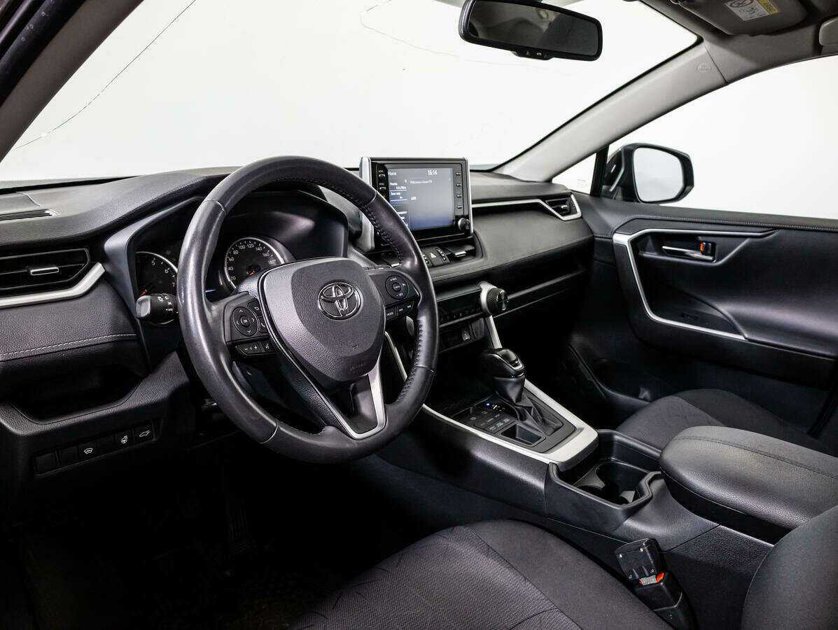 Toyota RAV4 2021 года с пробегом. Фото: #7