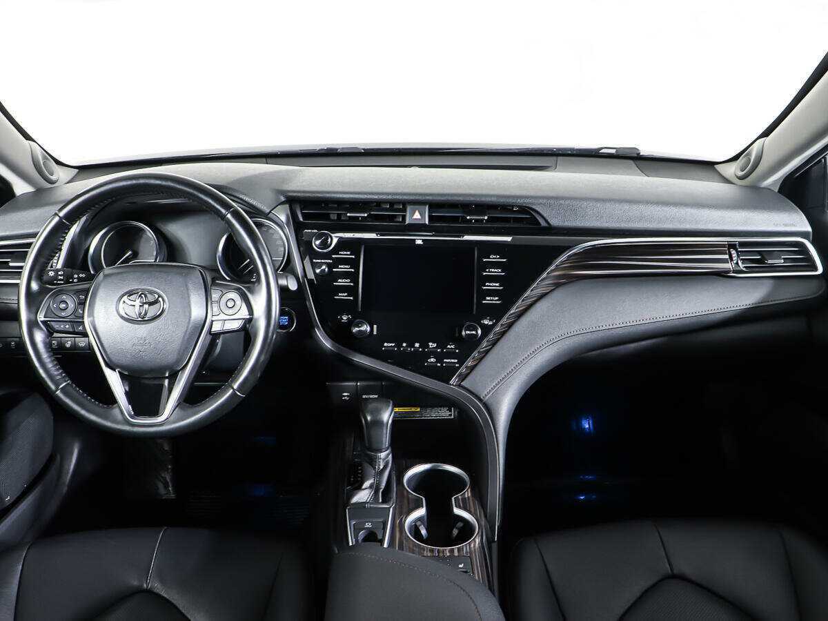 Toyota Camry 2020 года с пробегом. Фото: #10