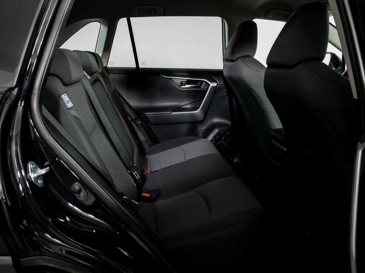 Toyota RAV4 2020 года с пробегом. Фото: #9