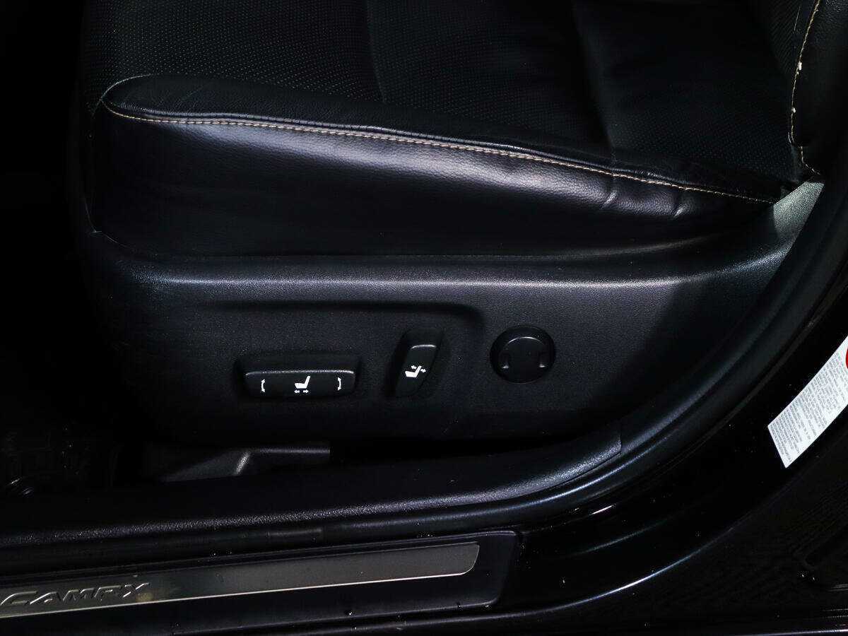 Toyota Camry 2018 года с пробегом. Фото: #16