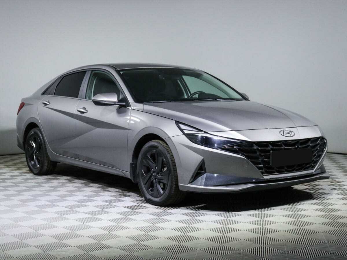 Hyundai Elantra 2022 года с пробегом. Фото: #2