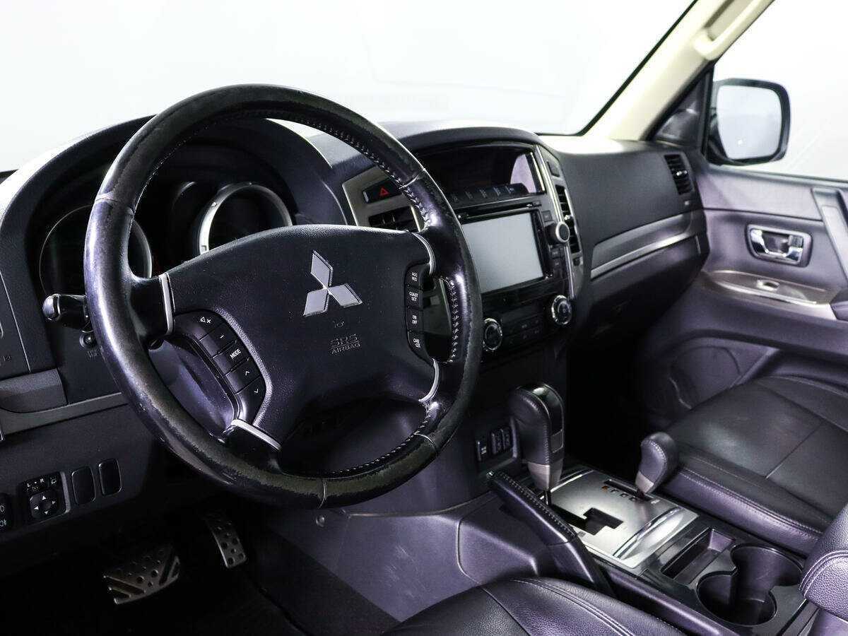 Mitsubishi Pajero 2014 года с пробегом. Фото: #11