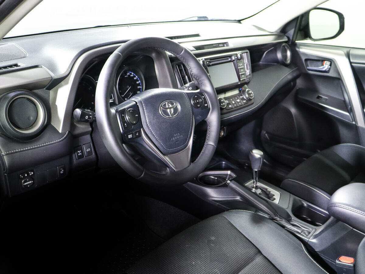 Toyota RAV4 2015 года с пробегом. Фото: #11