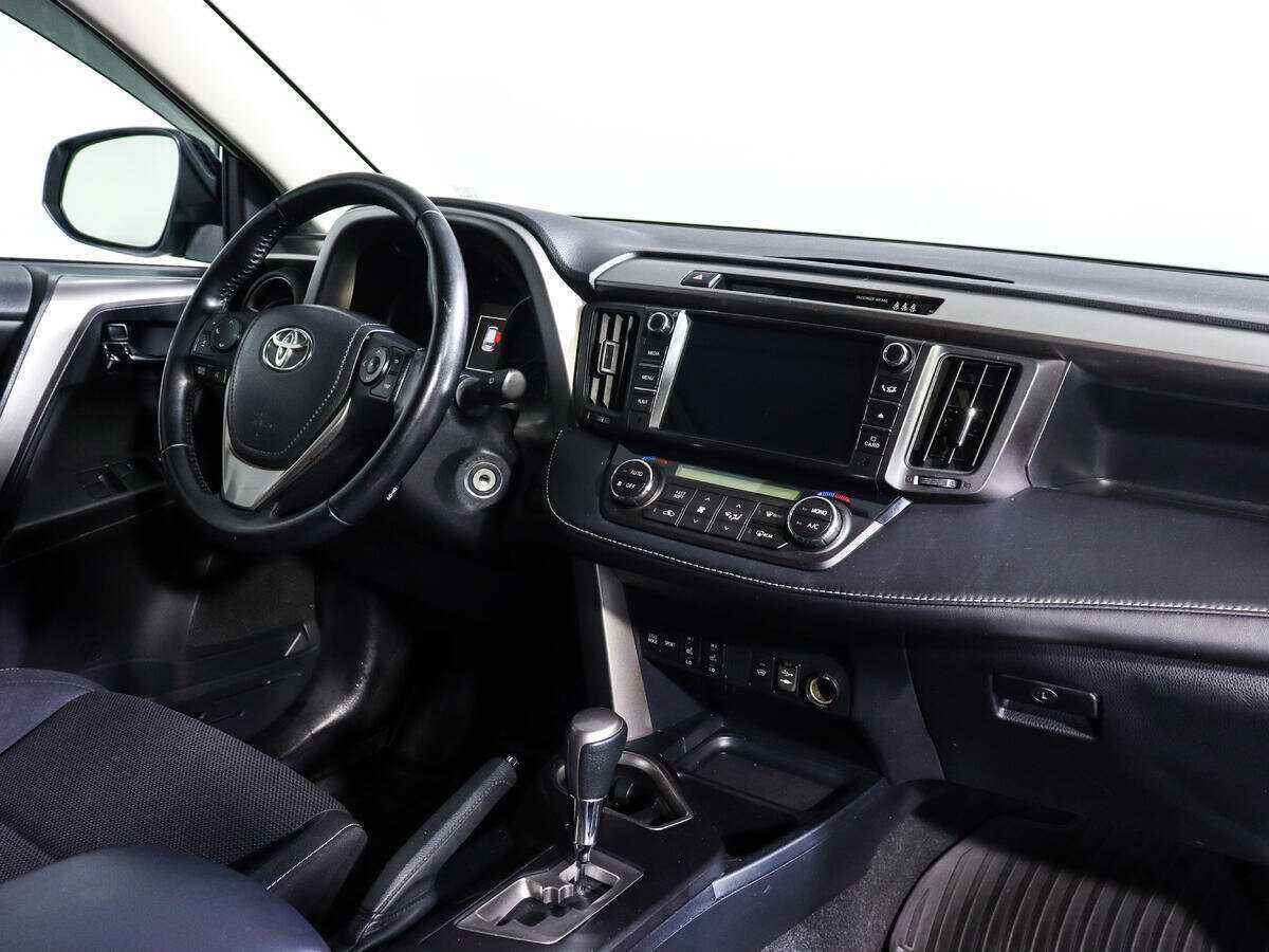 Toyota RAV4 2017 года с пробегом. Фото: #6