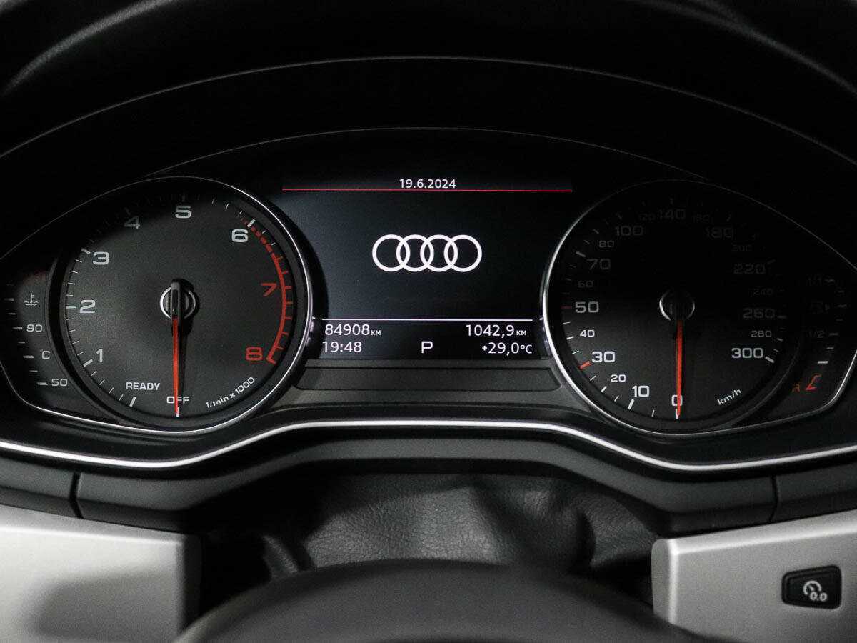 Audi A4 2021 года с пробегом. Фото: #11