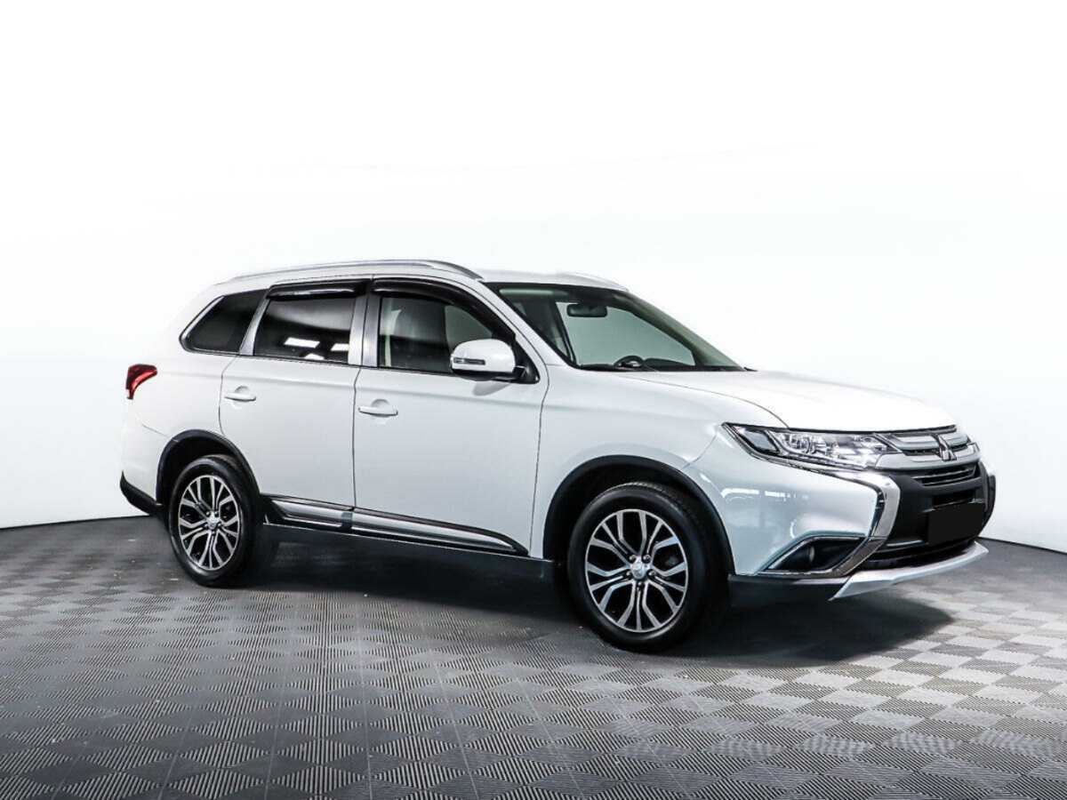 Mitsubishi Outlander 2017 года с пробегом. Фото: #2