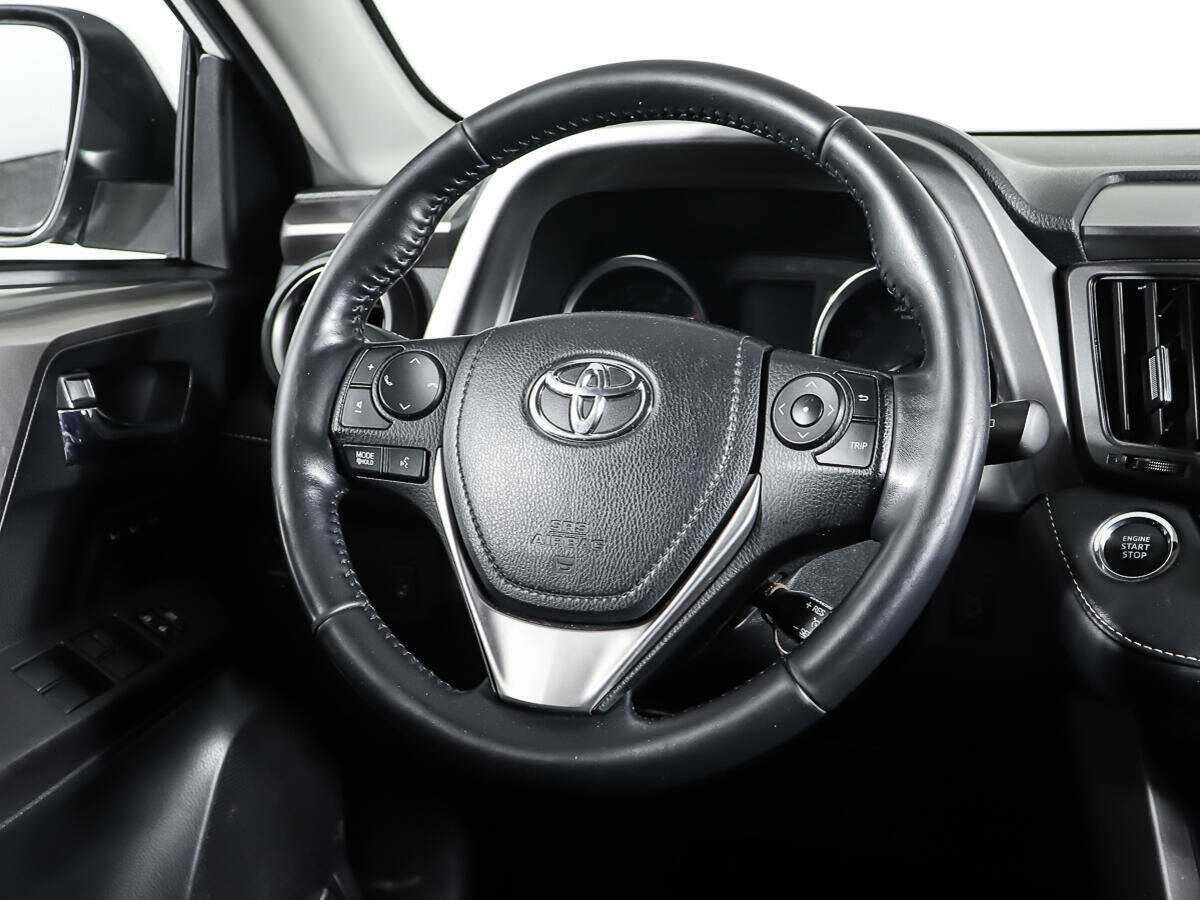 Toyota RAV4 2018 года с пробегом. Фото: #14