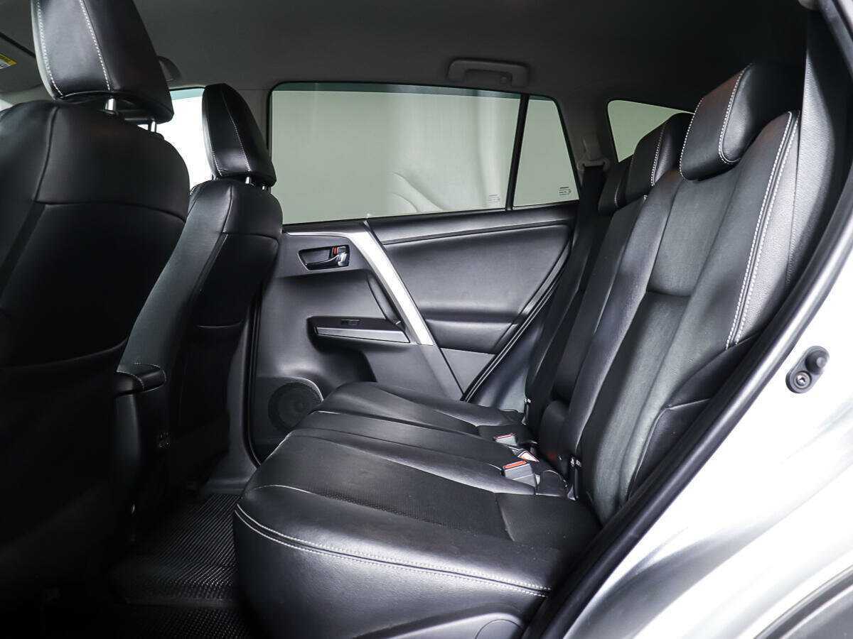 Toyota RAV4 2019 года с пробегом. Фото: #11