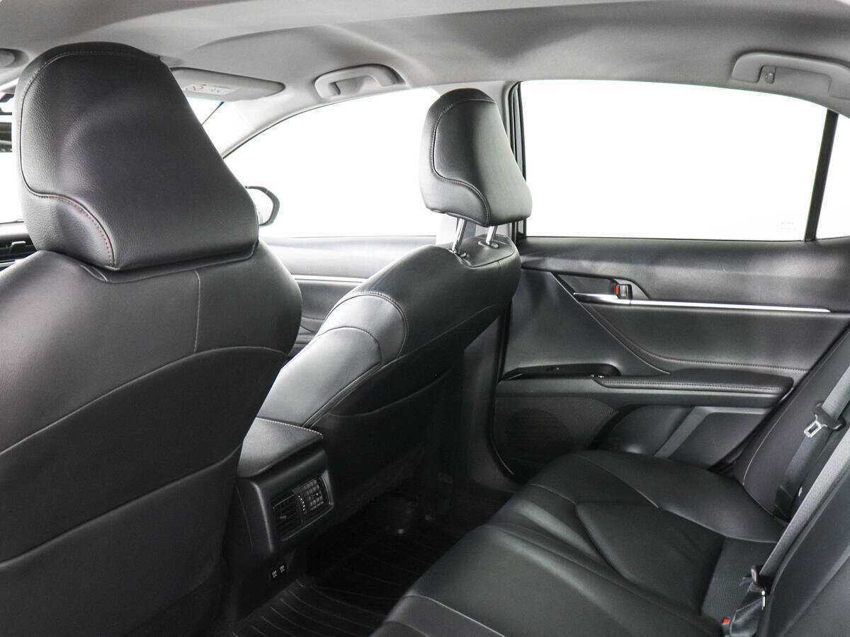 Toyota Camry 2018 года с пробегом. Фото: #11