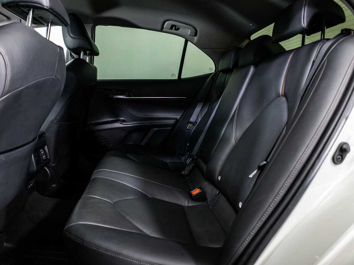 Toyota Camry 2018 года с пробегом. Фото: #8