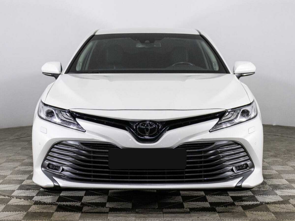 Toyota Camry 2020 года с пробегом. Фото: #1