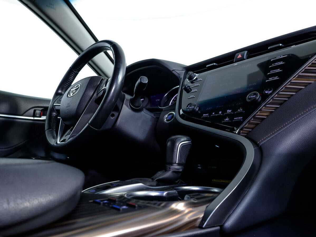 Toyota Camry 2019 года с пробегом. Фото: #28